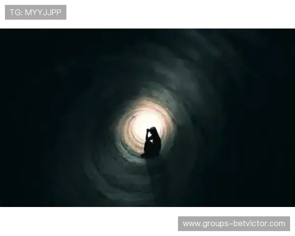 班后打游戏连跪,天都塌了,心态崩溃竟让我无力继续奋斗 班后打游戏连跪,天都塌了,心态崩溃竟让我无力继续奋斗